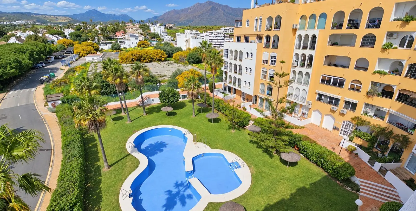 Продажа пентхауса в Estepona 24