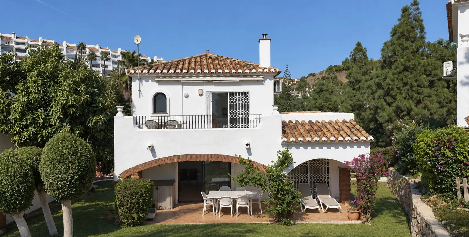 Venta de villa independiente en Calahonda 23