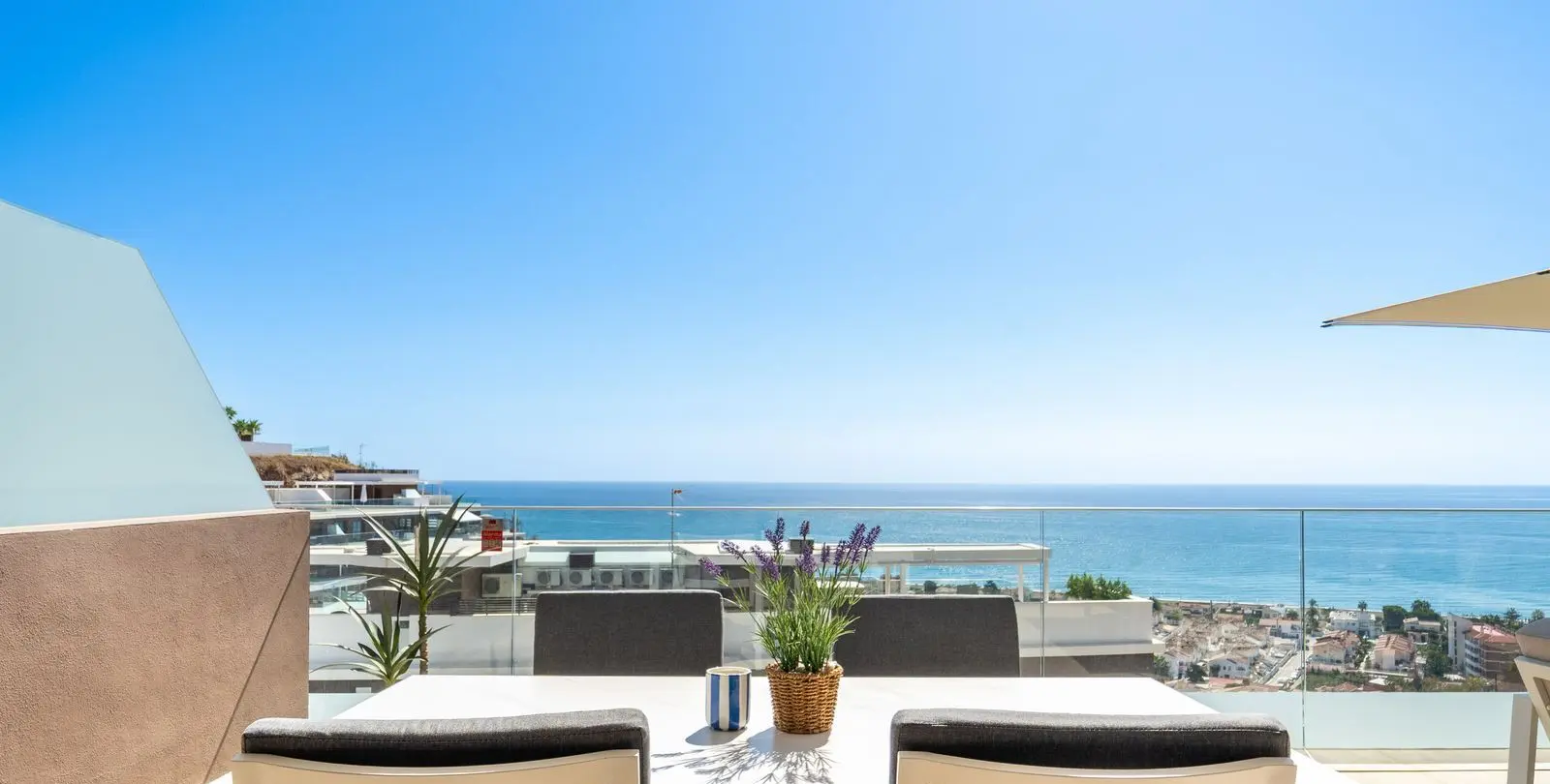 Venta de apartamento en planta media en Rincón de la Victoria 3