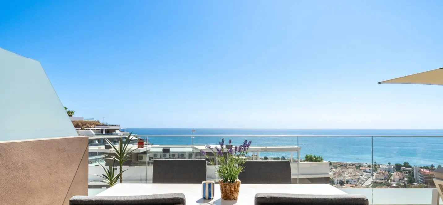 Venta de apartamento en planta media en Rincón de la Victoria 2