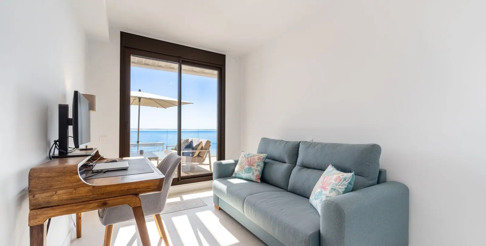 Venta de apartamento en planta media en Rincón de la Victoria 11