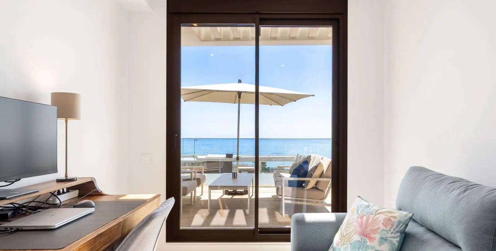 Venta de apartamento en planta media en Rincón de la Victoria 12