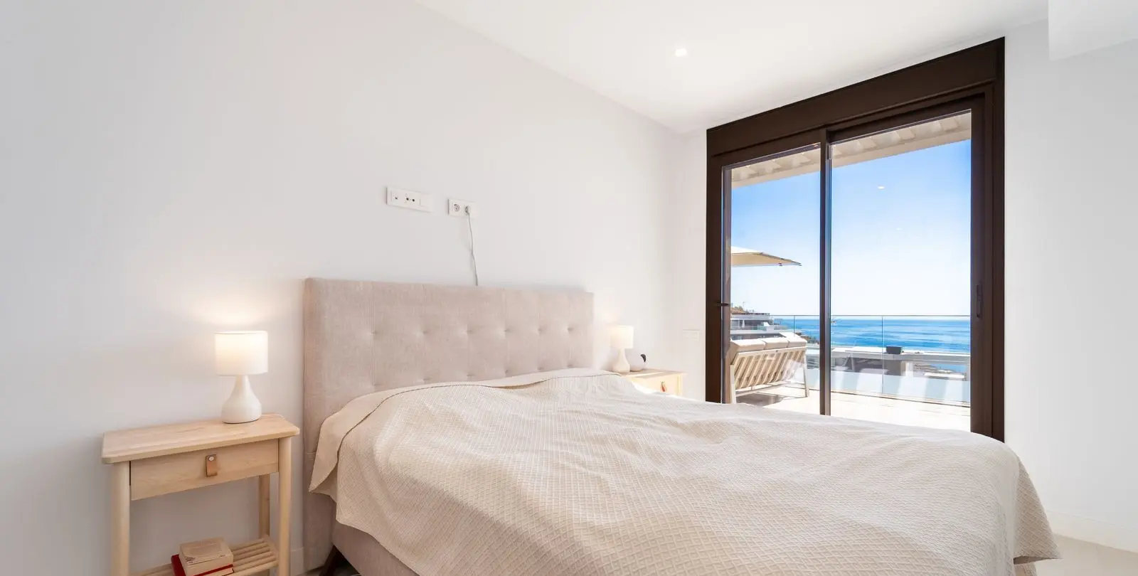 Venta de apartamento en planta media en Rincón de la Victoria 23