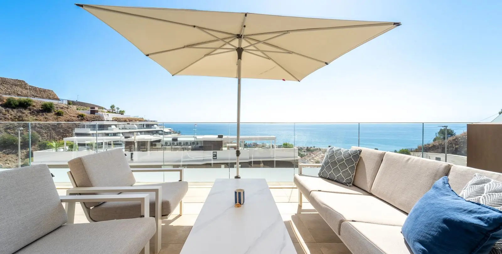 Venta de apartamento en planta media en Rincón de la Victoria 31