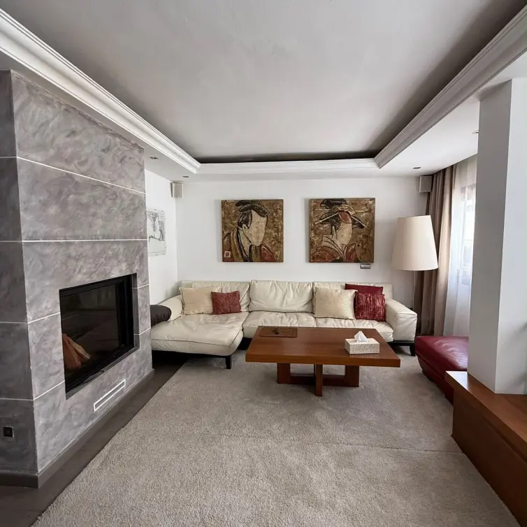 Venta de apartamento en planta media en San Pedro de Alcántara