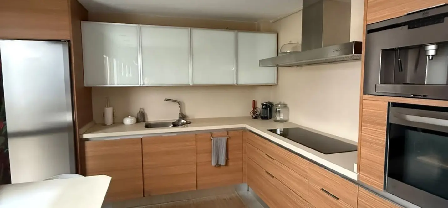 Venta de apartamento en planta media en San Pedro de Alcántara 2
