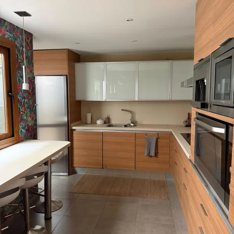 Venta de apartamento en planta media en San Pedro de Alcántara