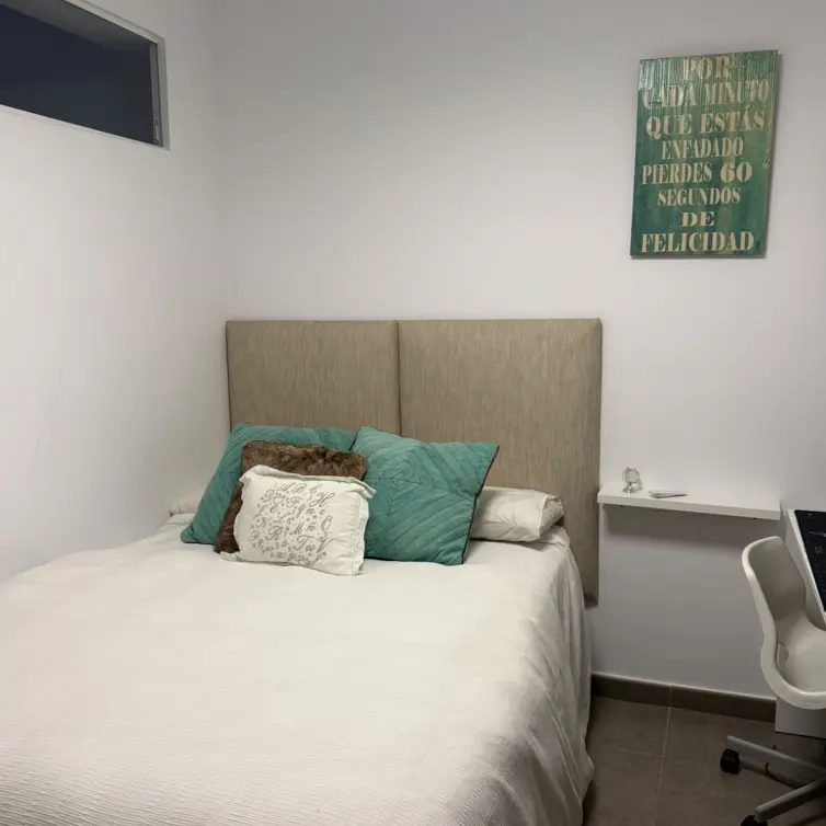 Venta de apartamento en planta media en San Pedro de Alcántara