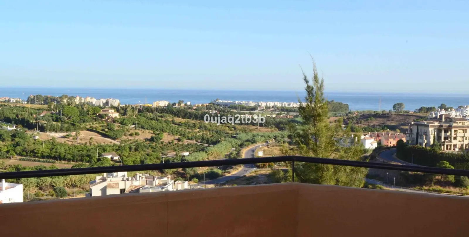 Venta de apartamento en planta media en Estepona 16