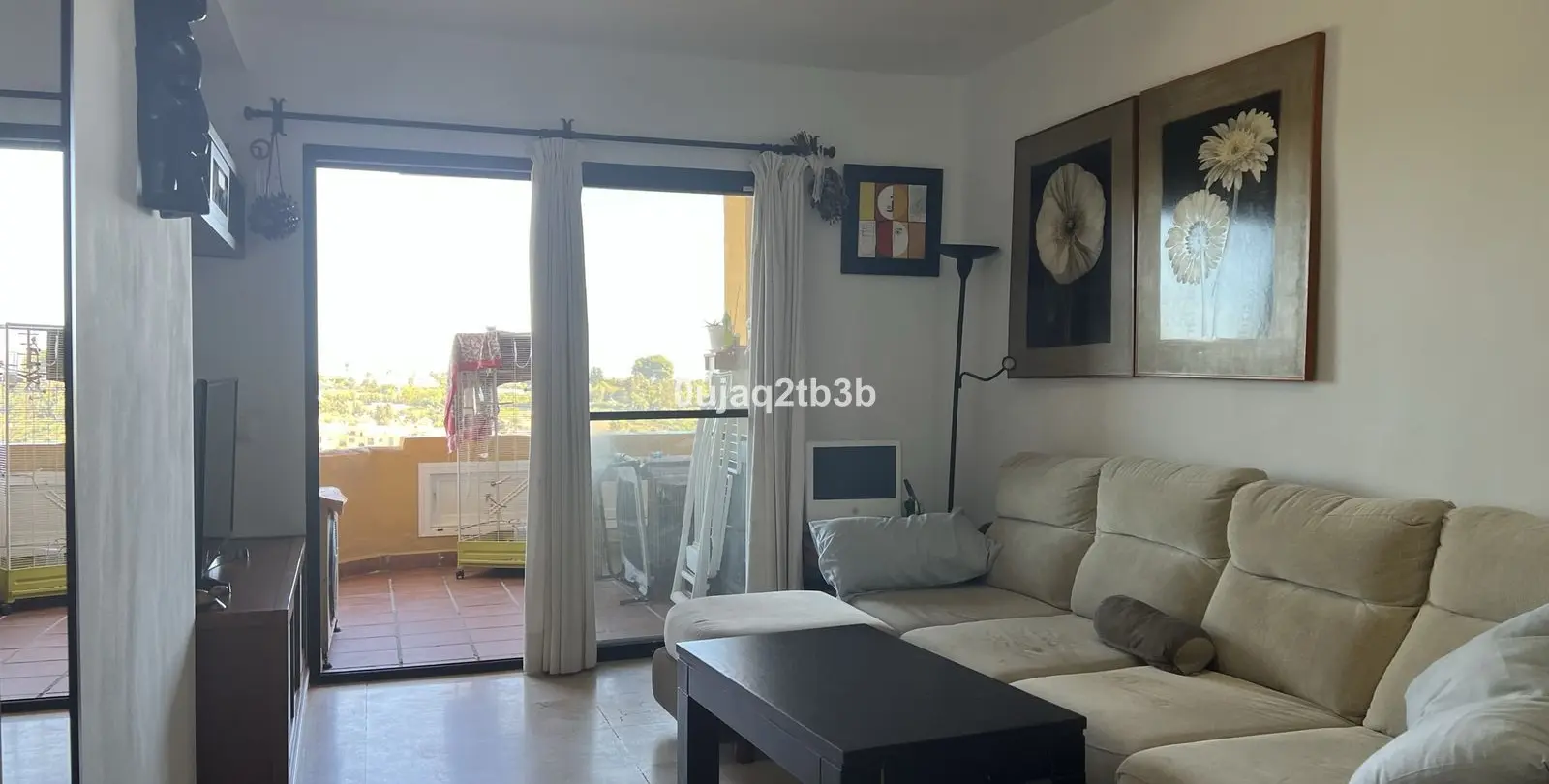 Venta de apartamento en planta media en Estepona 19