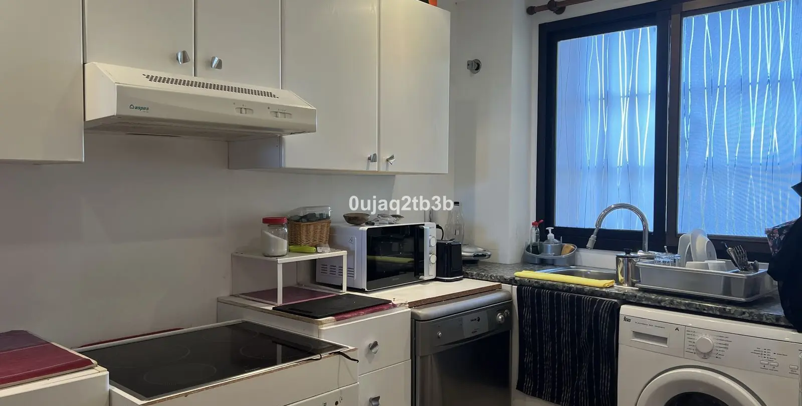 Venta de apartamento en planta media en Estepona 24
