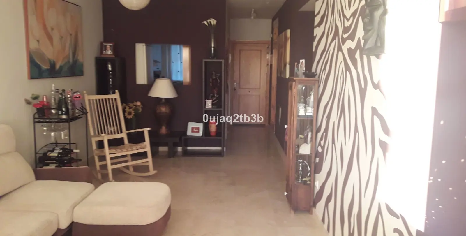 Venta de apartamento en planta media en Estepona 27