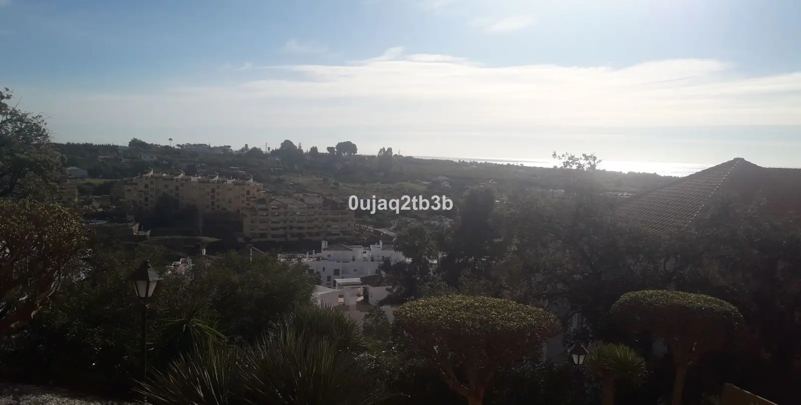 Venta de apartamento en planta media en Estepona 35