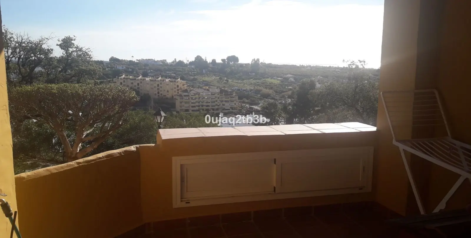 Venta de apartamento en planta media en Estepona 36