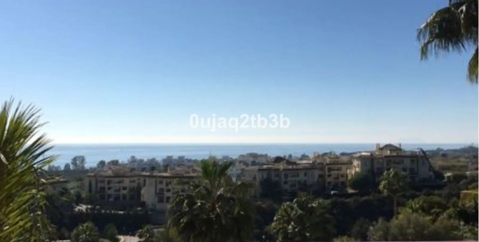 Venta de apartamento en planta media en Estepona 38