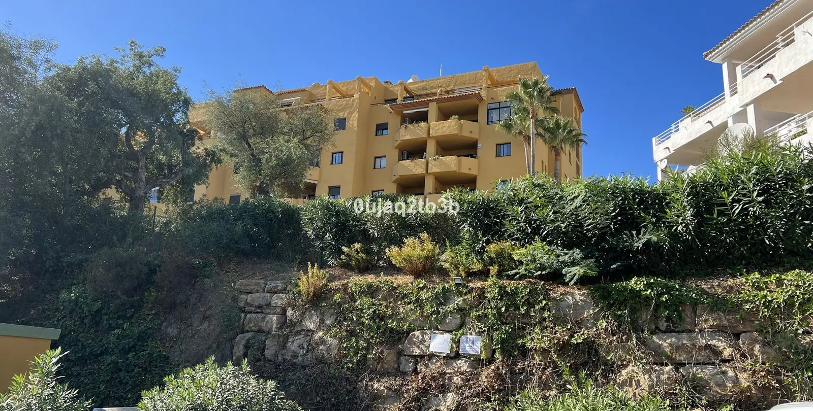 Venta de apartamento en planta media en Estepona 47