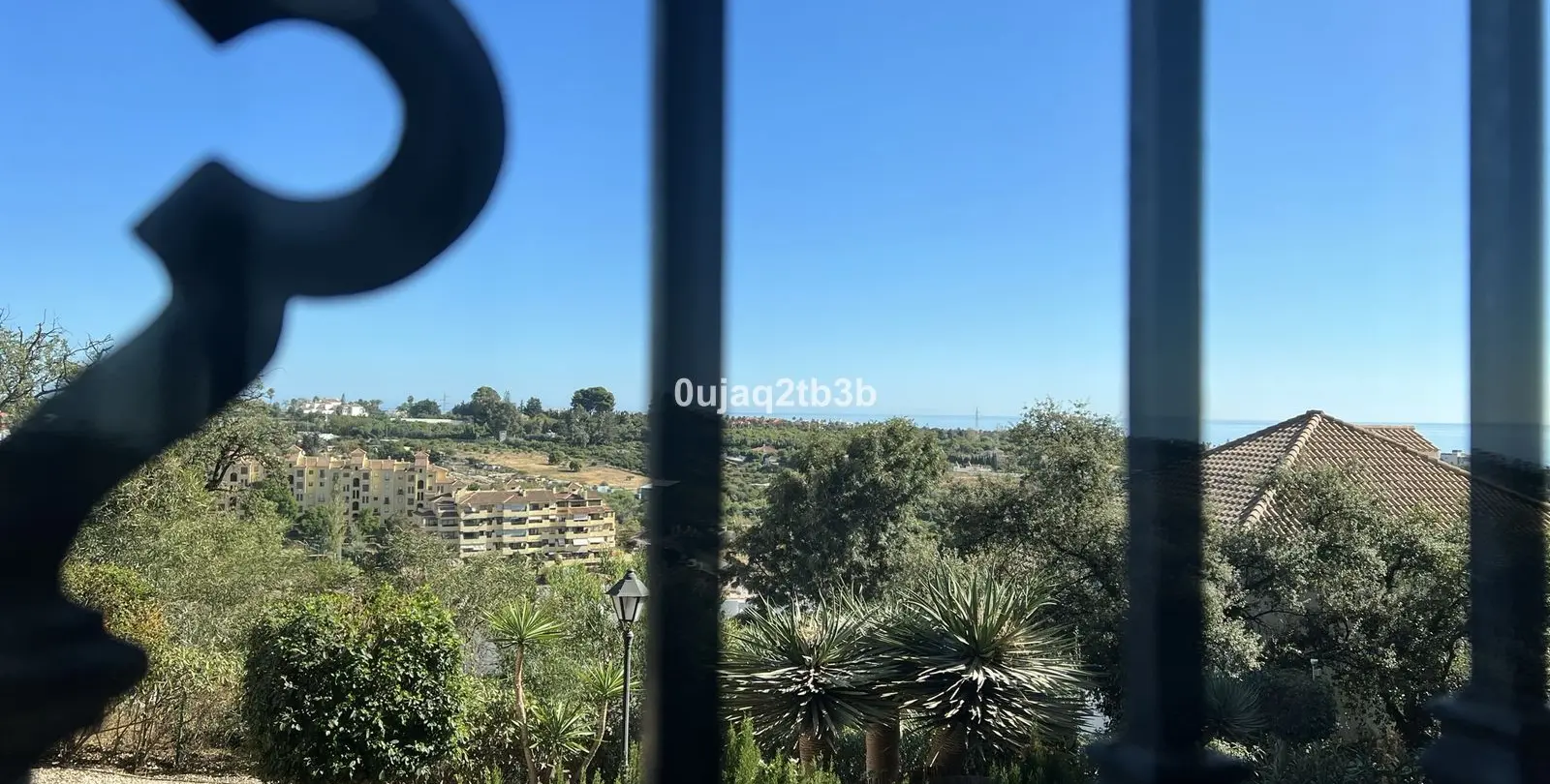 Venta de apartamento en planta media en Estepona 54