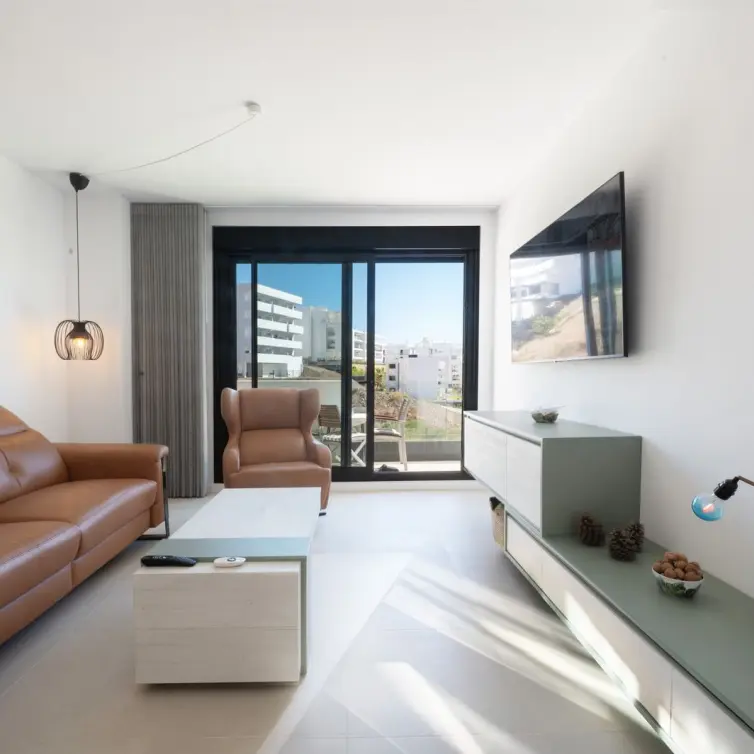 Sale of middle floor apartment in Carvajal