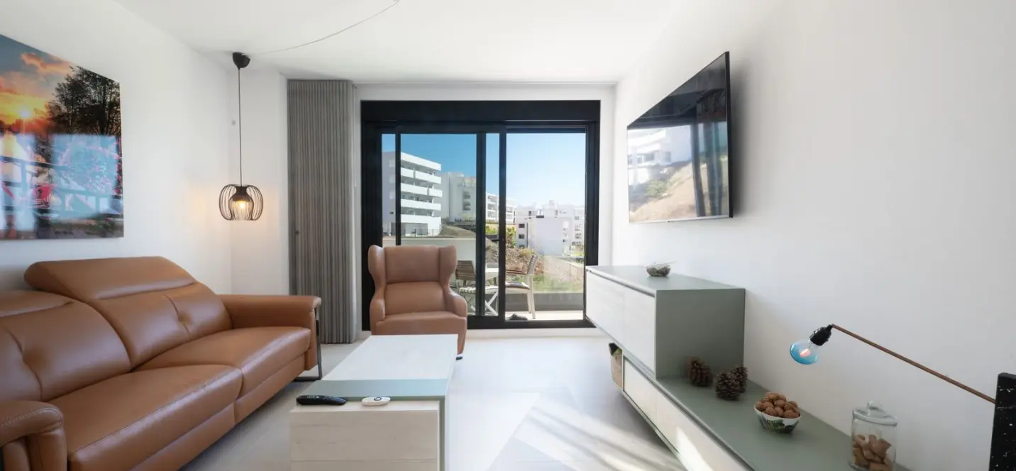 Sale of middle floor apartment in Carvajal 0