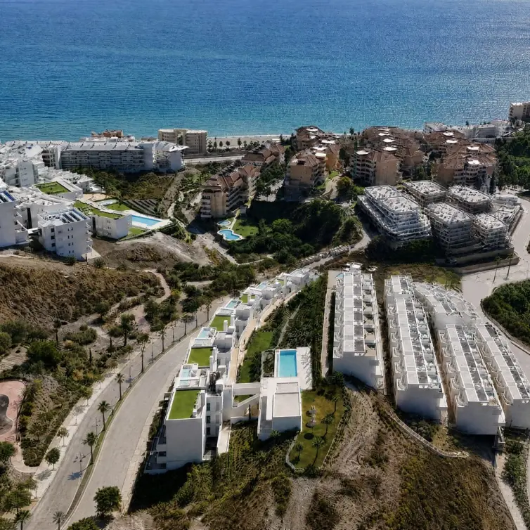 Sale of middle floor apartment in Carvajal