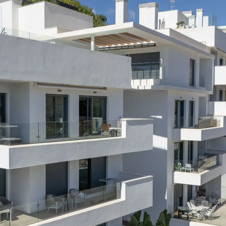 Sale of middle floor apartment in Carvajal