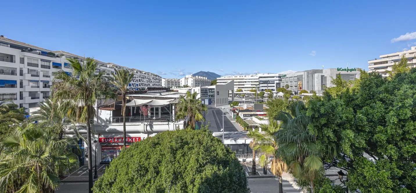 Продажа апартаментов на среднем этаже в Puerto Banús 1