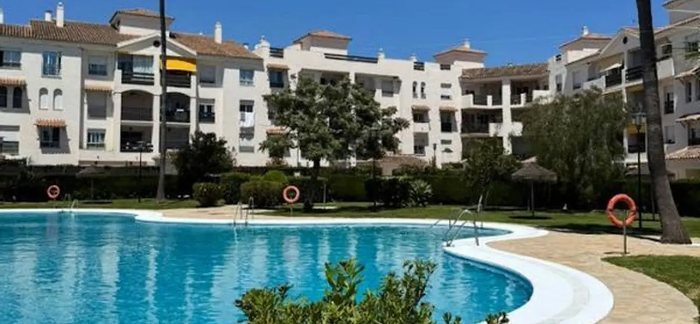 Sale of middle floor apartment in Marbella 0