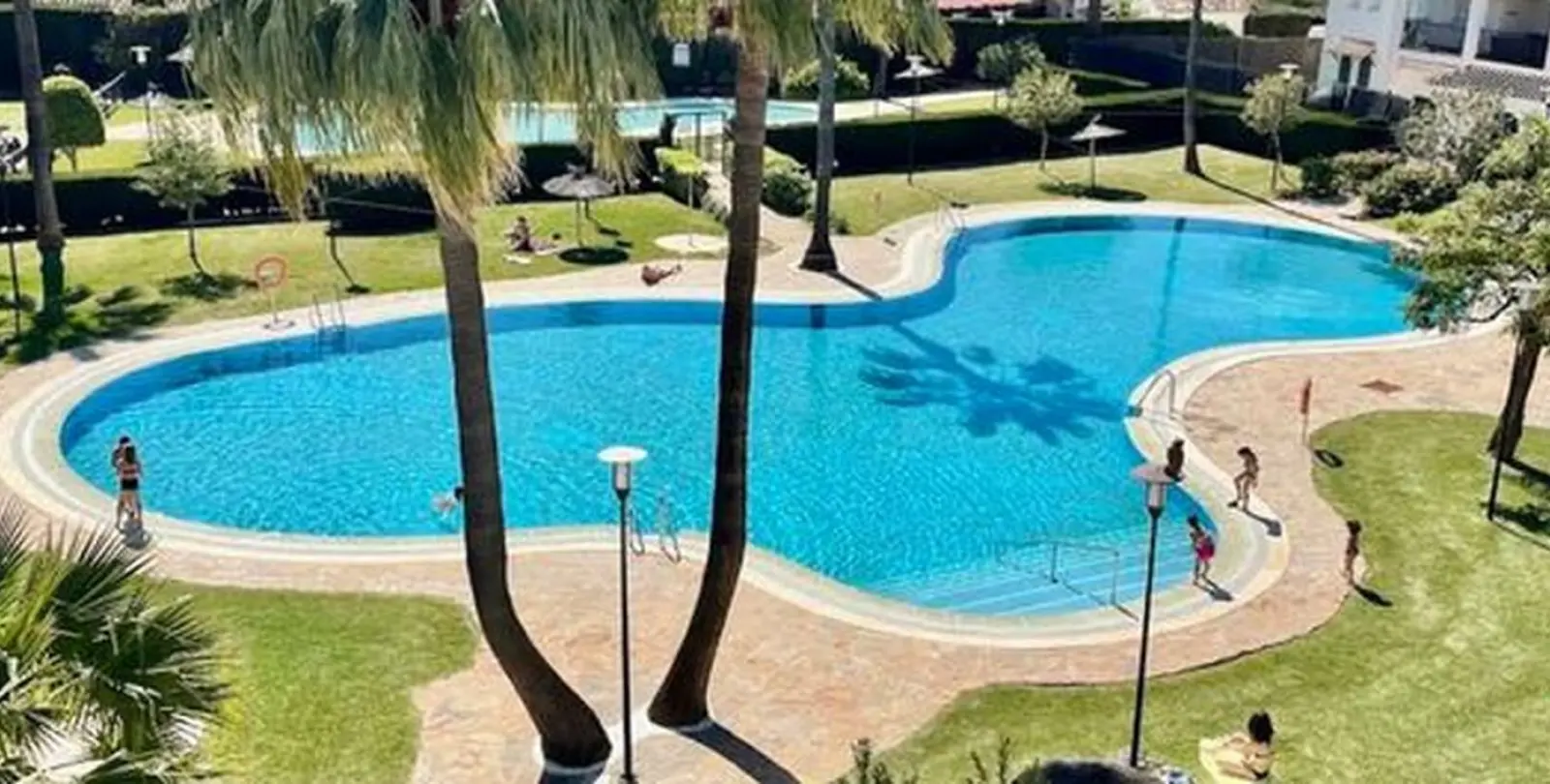 Sale of middle floor apartment in Marbella 2