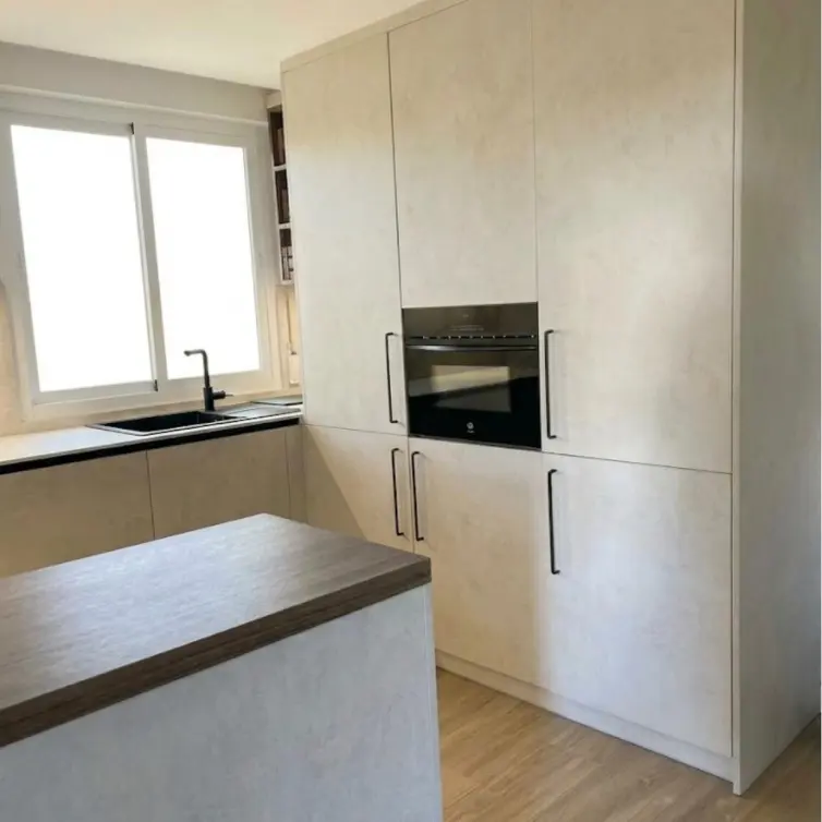 Sale of middle floor apartment in Marbella