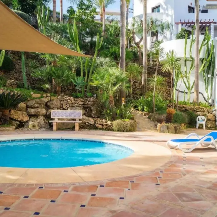 Sale of middle floor apartment in Marbella