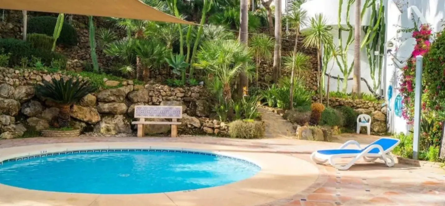 Sale of middle floor apartment in Marbella 0