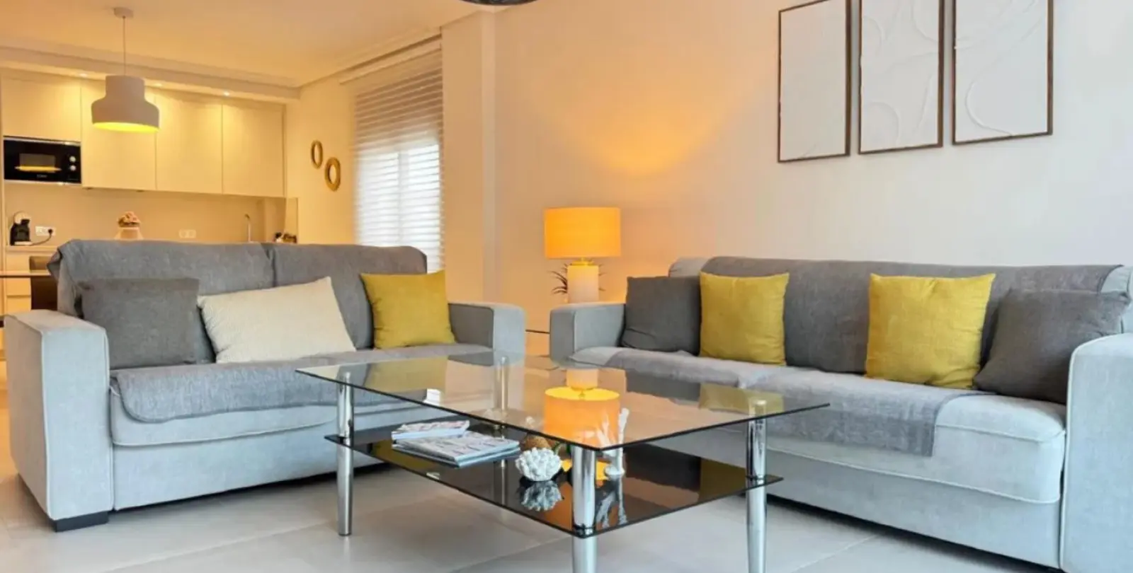 Sale of middle floor apartment in Marbella 3