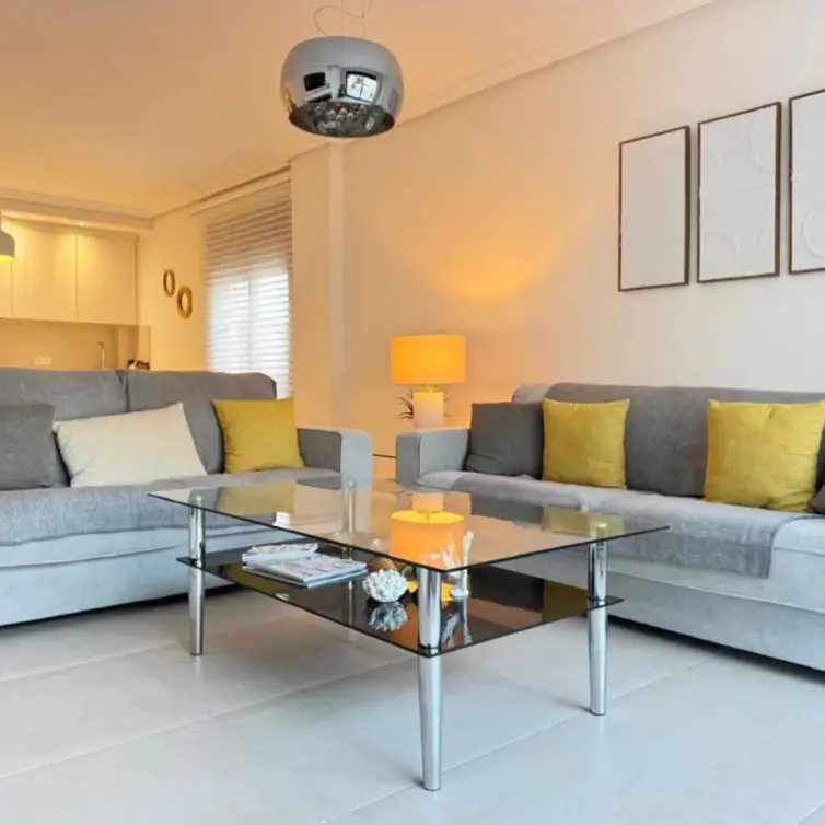 Sale of middle floor apartment in Marbella