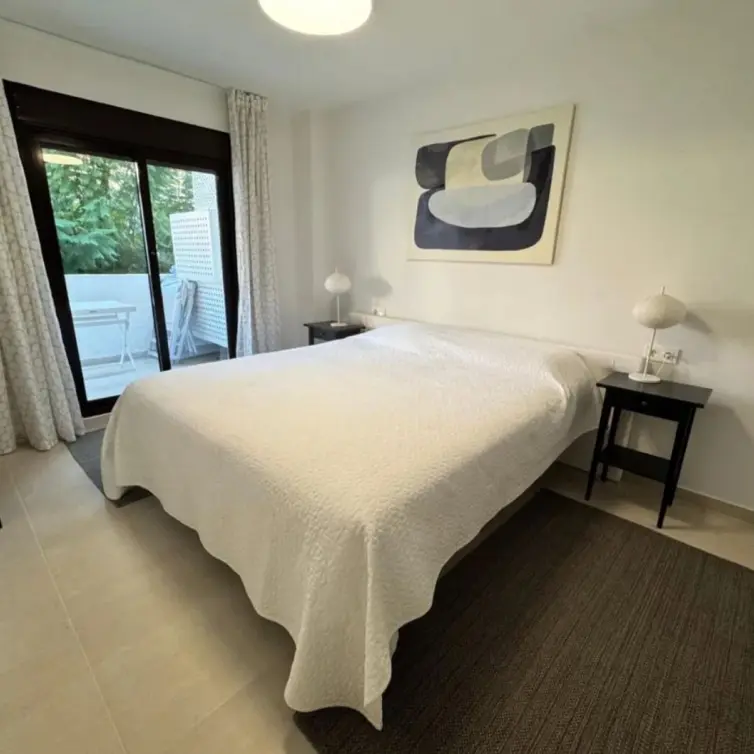 Sale of middle floor apartment in Marbella