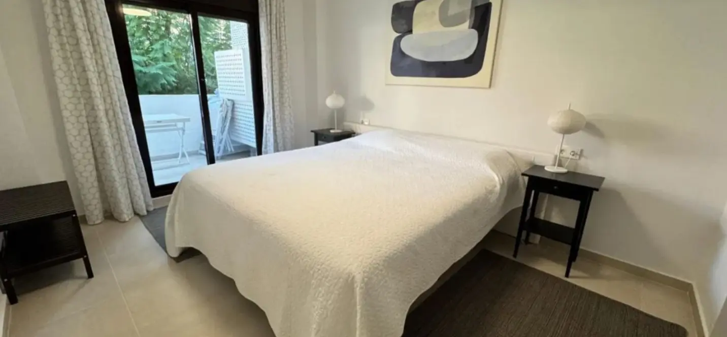 Sale of middle floor apartment in Marbella 3