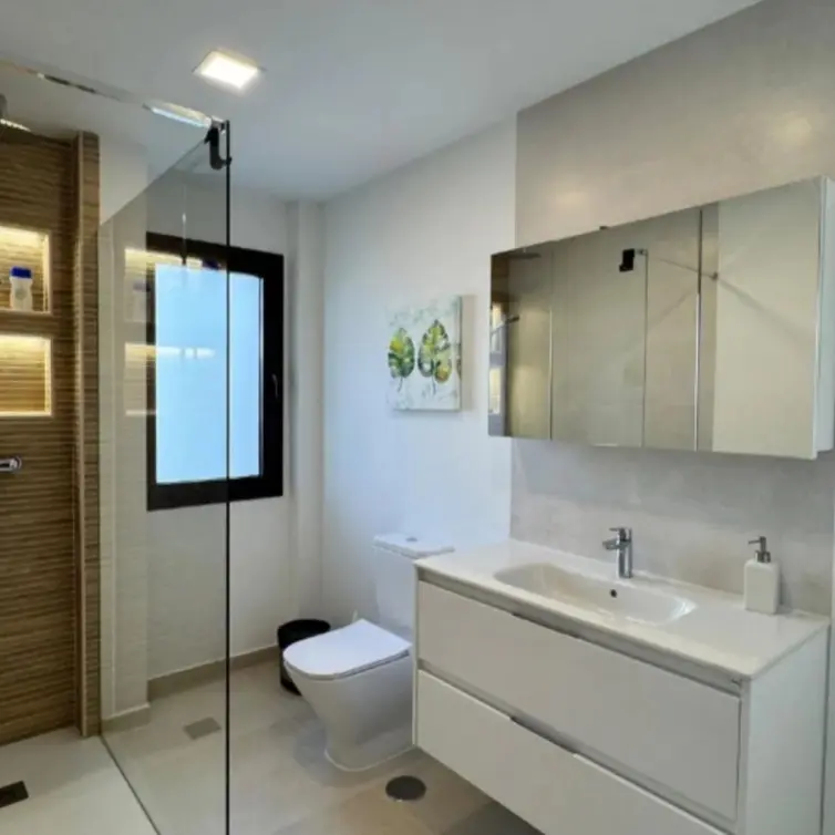 Sale of middle floor apartment in Marbella