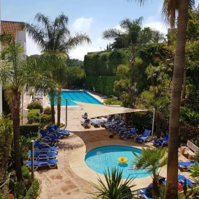 Sale of middle floor apartment in Marbella