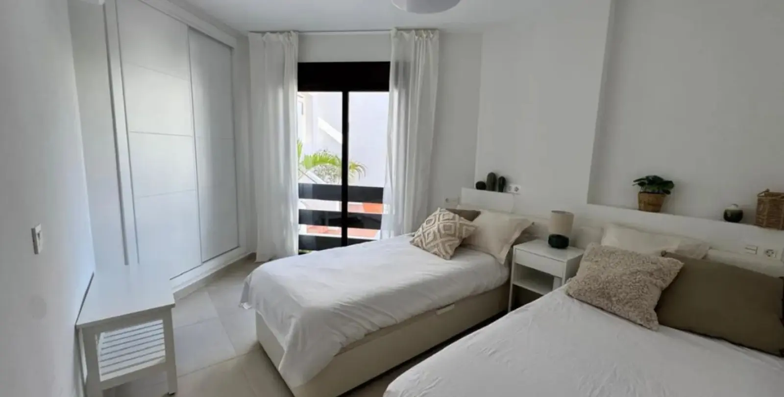 Sale of middle floor apartment in Marbella 10