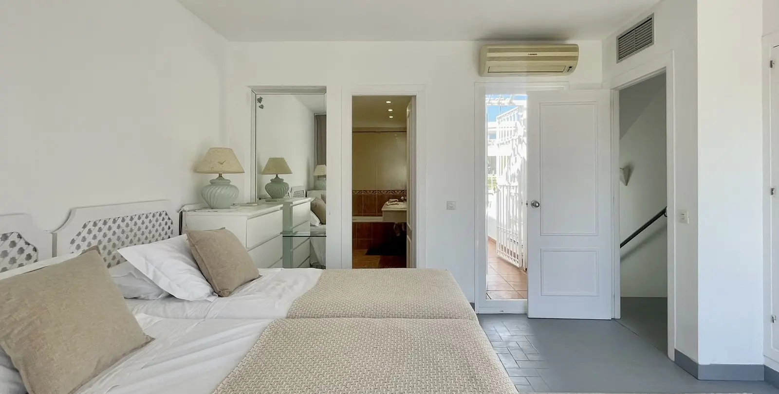 Sale of townhouse in Aloha 17