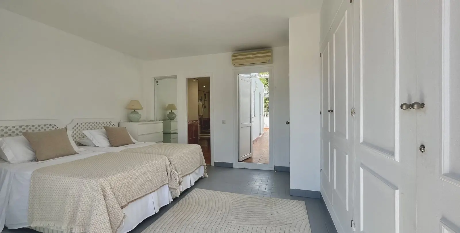 Sale of townhouse in Aloha 18
