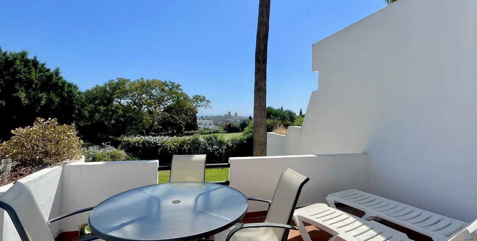 Sale of townhouse in Aloha 22