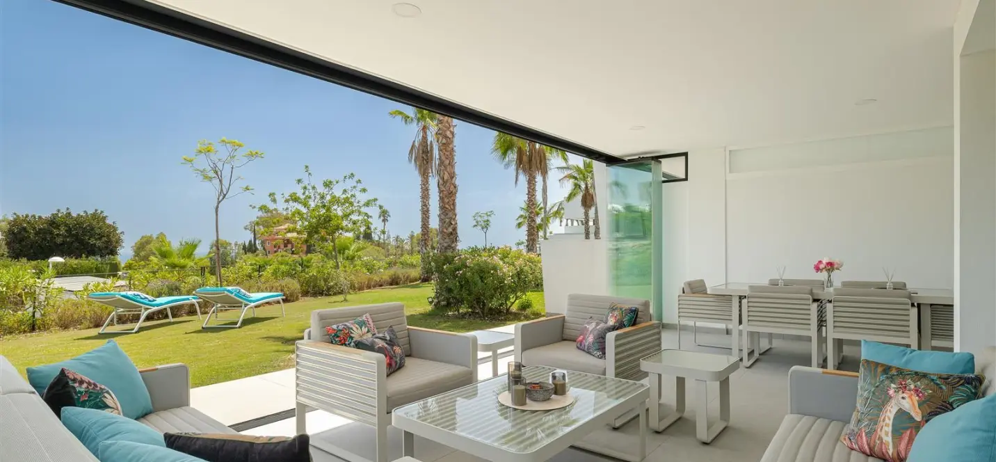Продажа апартаментов на первом этаже в Estepona 1