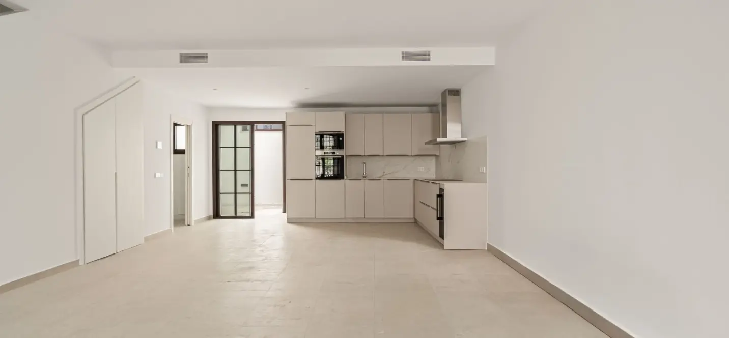 Sale of townhouse in Estepona 1