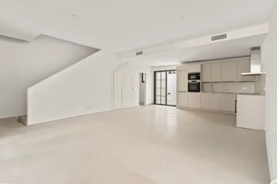 Image 4 thumb
