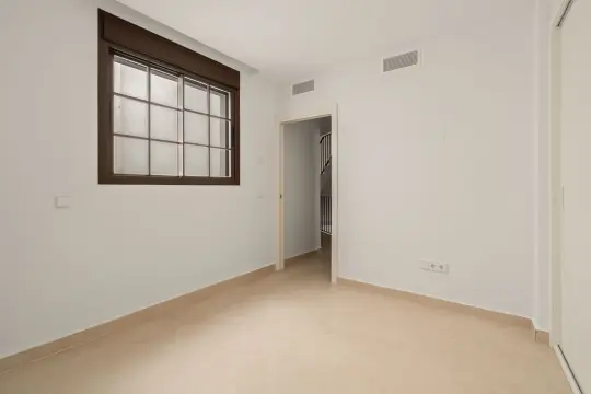 Image 8 thumb