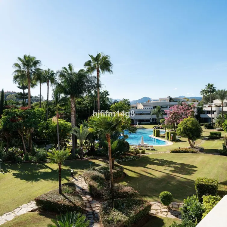 Venta de apartamento en planta media en Nueva Andalucía