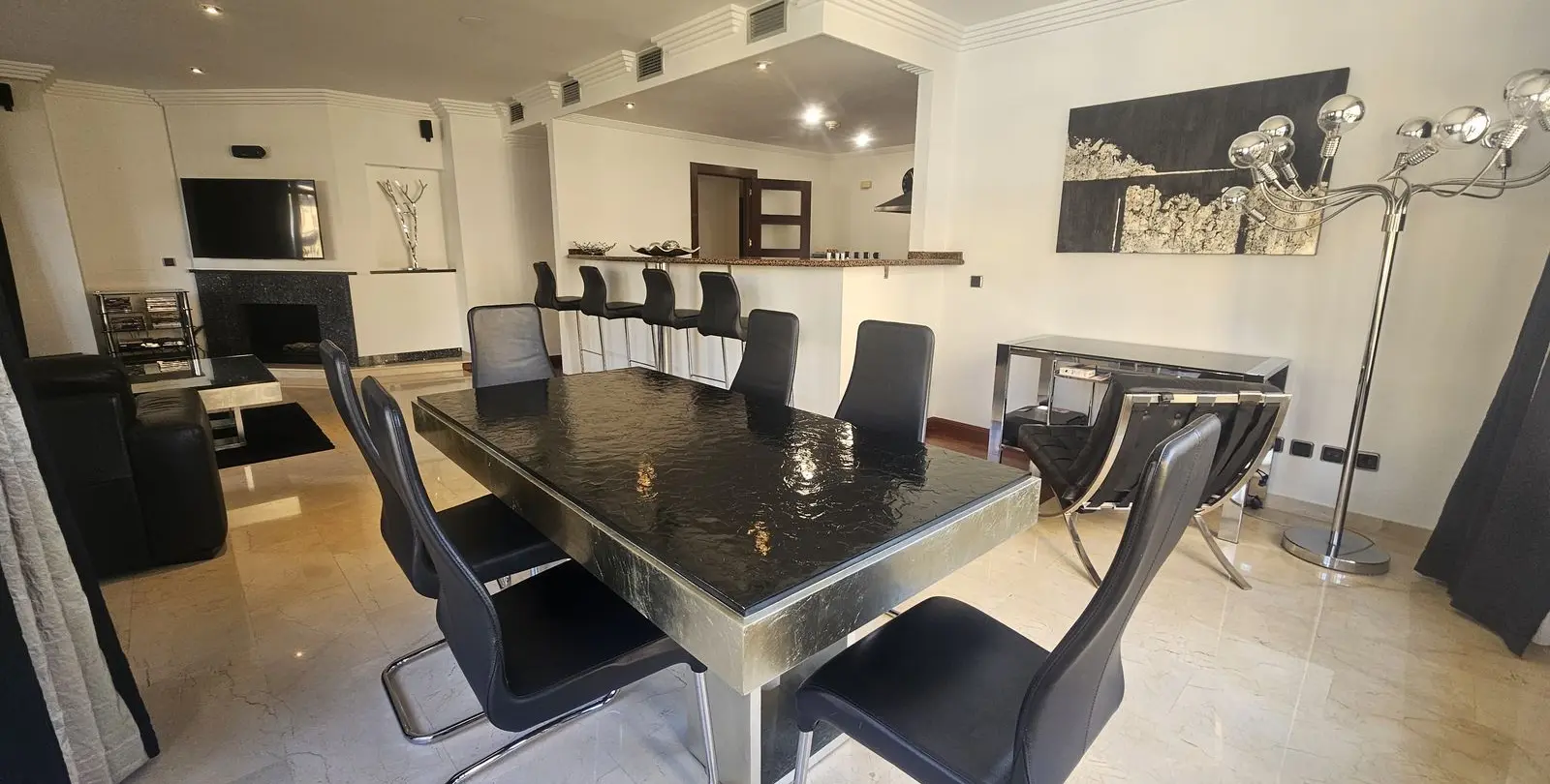 Продажа апартаментов на среднем этаже в Puerto Banús 5
