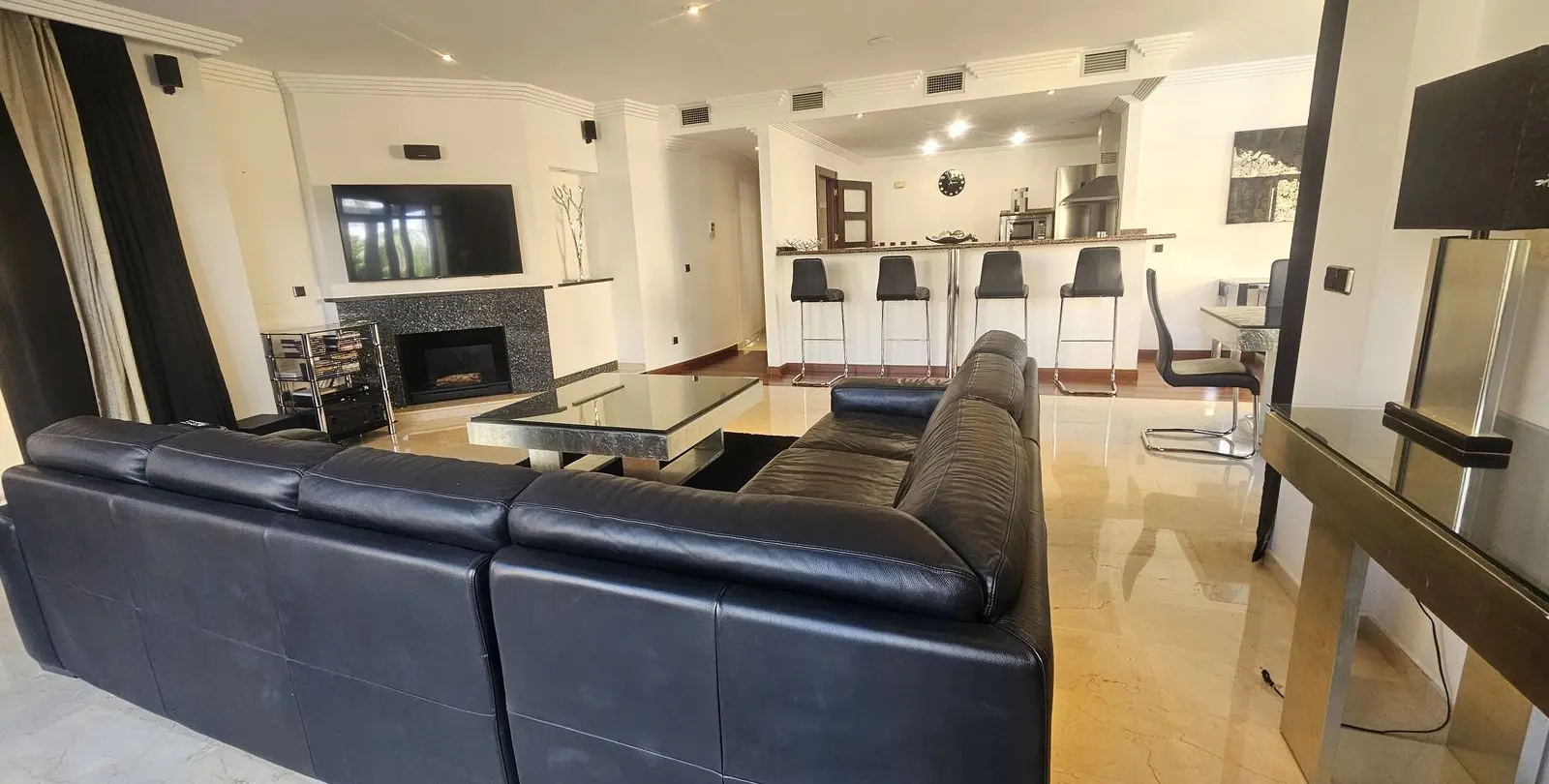 Продажа апартаментов на среднем этаже в Puerto Banús 7