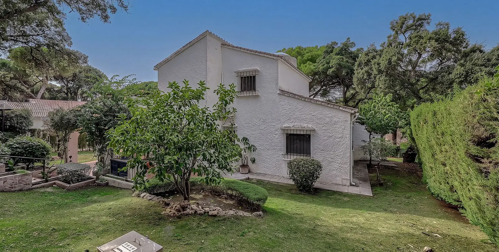 Venta de villa independiente en Elviria 11