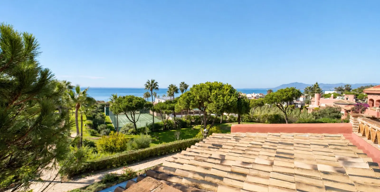Venta de ático dúplex en Elviria 1